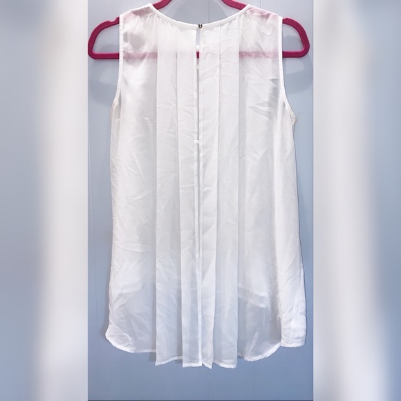 Bebe White Sleeveless Blouse - Picture 3 of 3